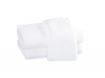 Cairo White Hand Towel  18\ W x 32\ L

100% Cairo long-staple cotton, 625 gsm.

Made in the USA of fabric from Portugal.
All Matouk fabrics are OEKO-TEX® Standard 100 certified.

Care: Machine wash warm. Do not use bleach or fabric softener. Tumble dry medium heat.